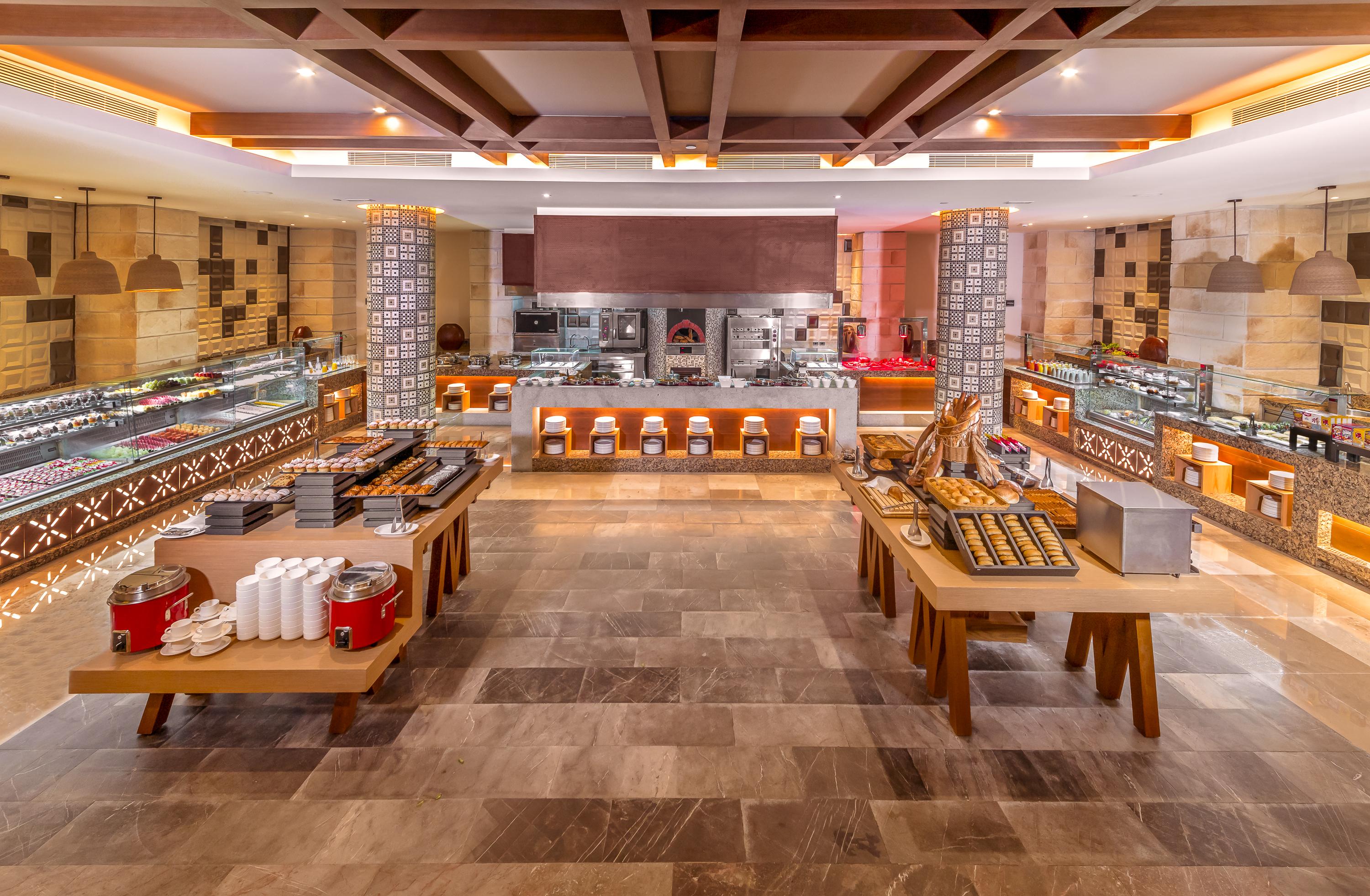 Haven Riviera Cancun (Adults Only) Alfredo V. Bonfil Экстерьер фото The buffet at the hotel