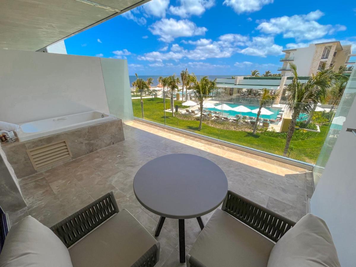 Haven Riviera Cancun (Adults Only) Alfredo V. Bonfil Экстерьер фото Balcony of a Junior Suite
