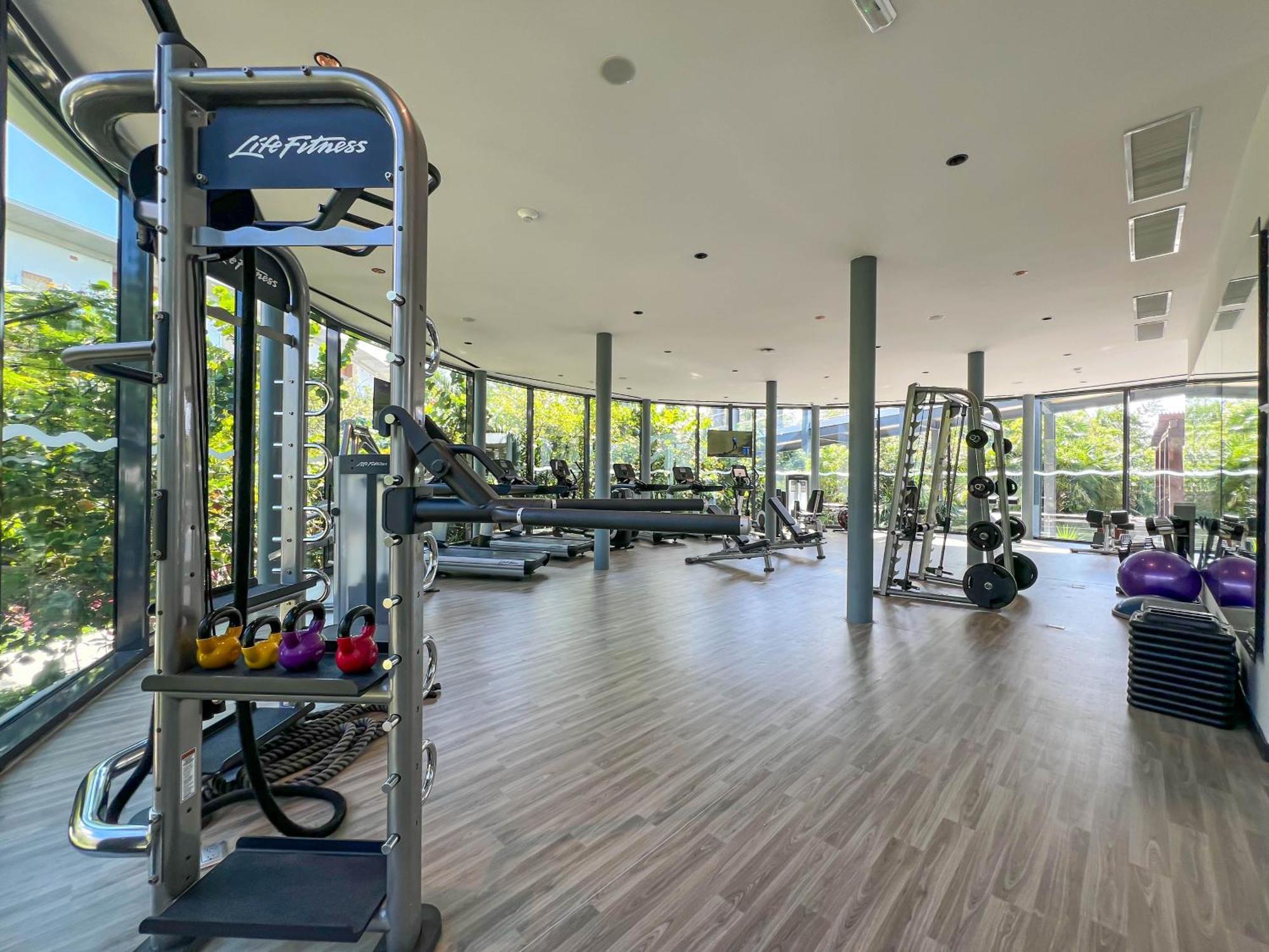 Haven Riviera Cancun (Adults Only) Alfredo V. Bonfil Экстерьер фото Life Fitness gym at the 10th floor of the hotel